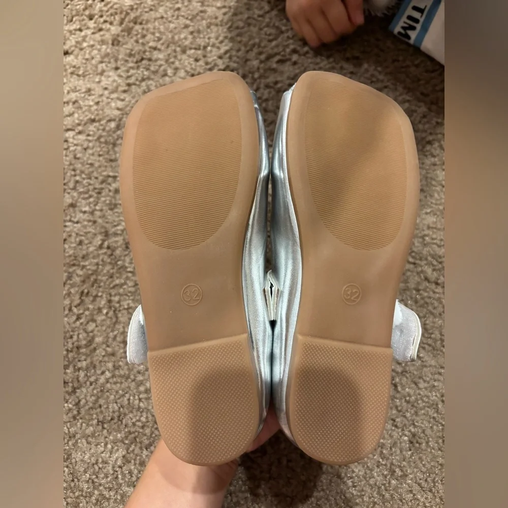 Bundle of kids dress shoes in size 32